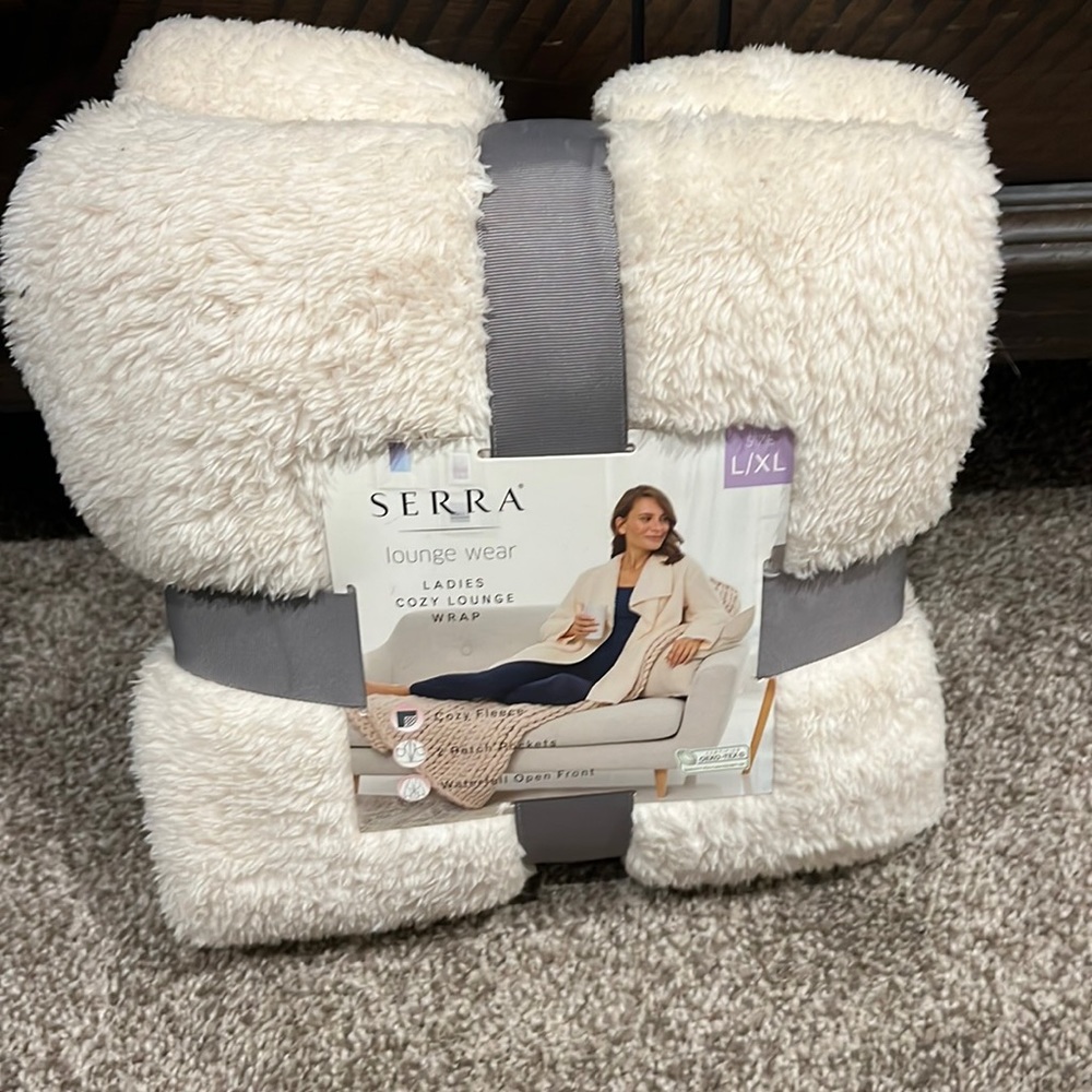 NWT lounge wrap